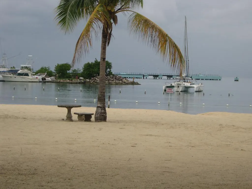 Marchabell By The Sea E22 Apartment Ocho Rios